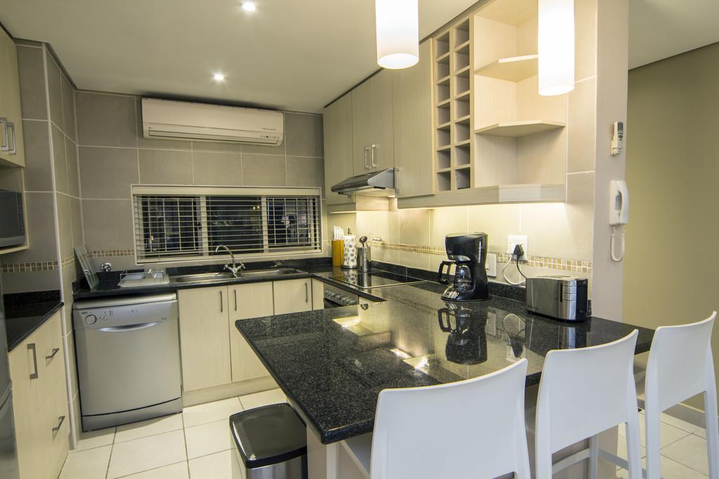 14 The Shades - By Stay In Umhlanga دوربان الغرفة الصورة